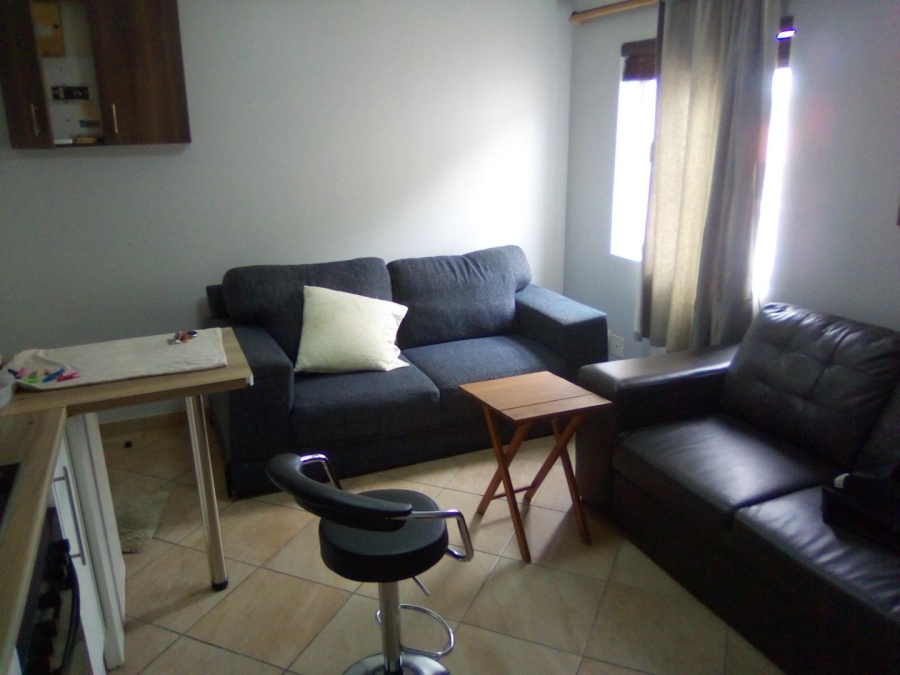 To Let 1 Bedroom Property for Rent in Goodwood Park Western Cape